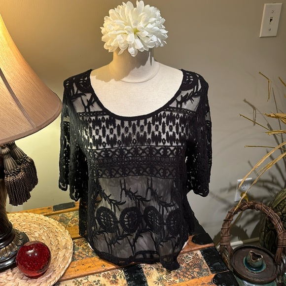 Black Lace Crop Top - Picture 1 of 4